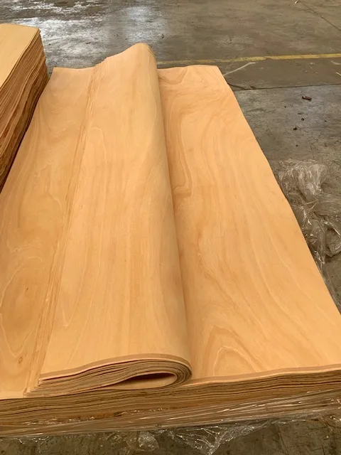 Chapas de madera de desenrollo