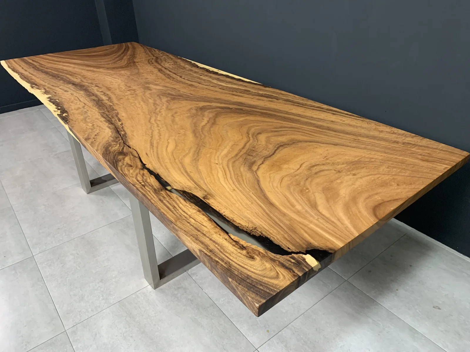 Tapa de mesa de madera natural de gran formato